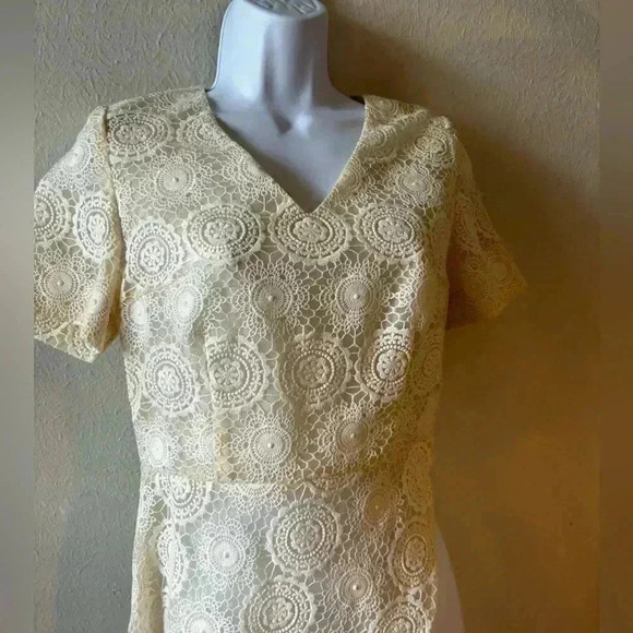 Ruban Designer Lace Top - Picture 4 of 9
